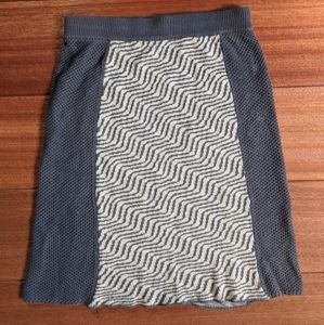 Grey knit skirt